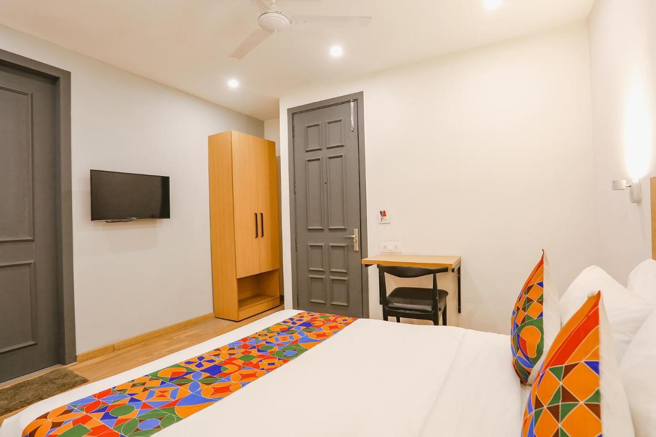 Fabexpress D2 Paschim Vihar Hotel Делхи Екстериор снимка
